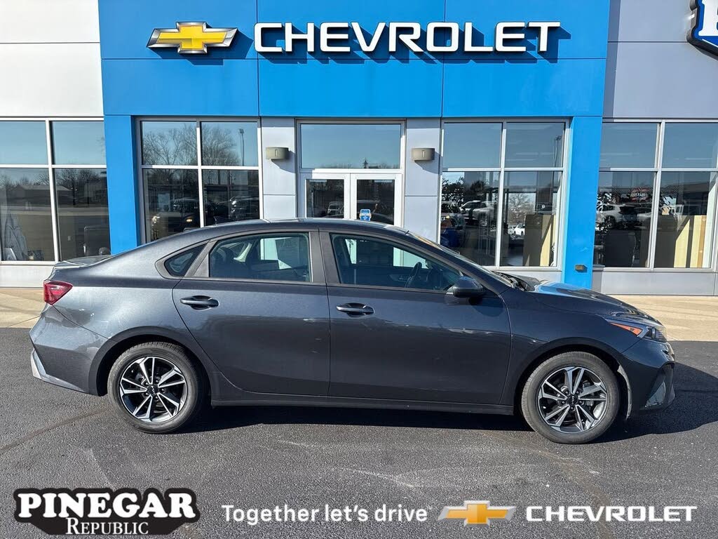 2024 Kia Forte LXS FWD