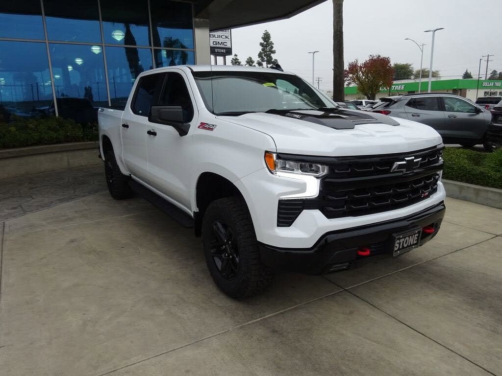 2026 Chevrolet Silverado 1500 LT Trail Boss Crew Cab 4WD
