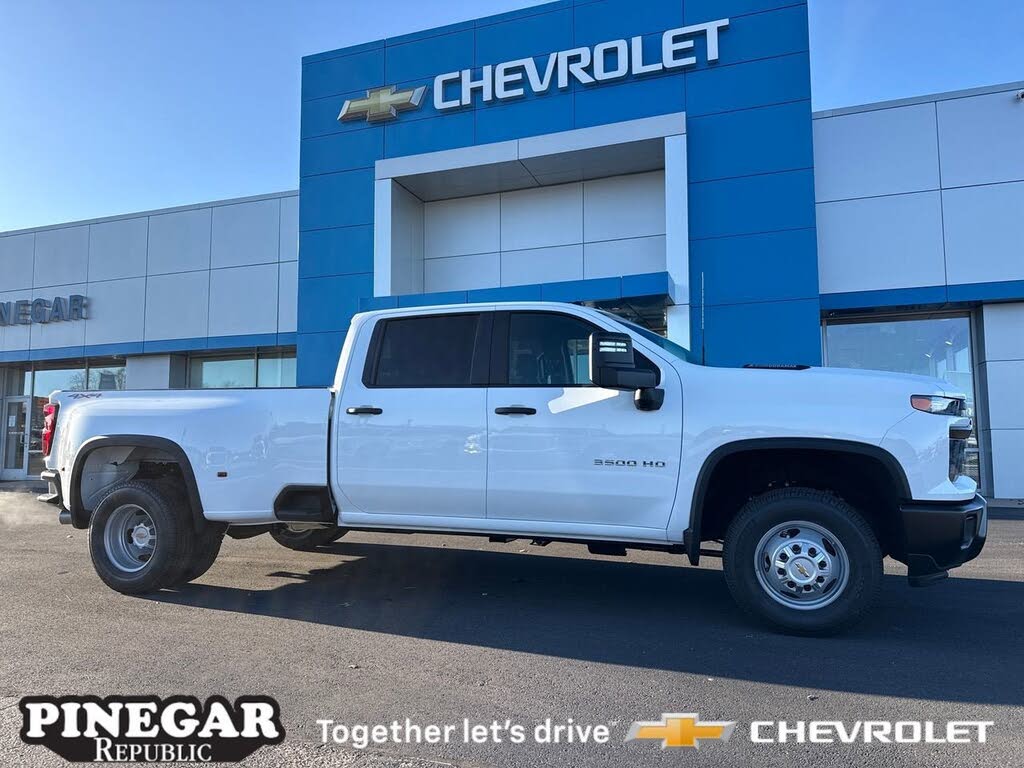 2026 Chevrolet Silverado 3500HD Work Truck Crew Cab 4WD