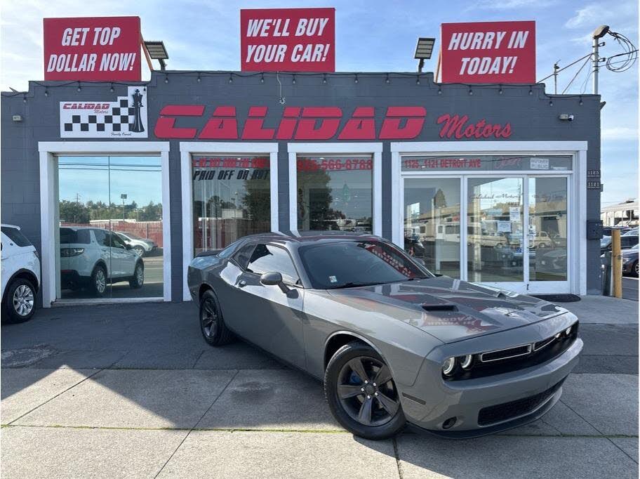 2019 Dodge Challenger SXT RWD