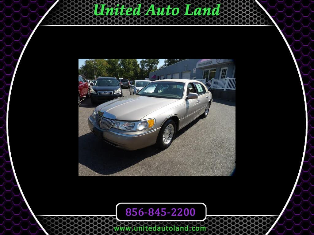 1999 Lincoln Town Car Signature