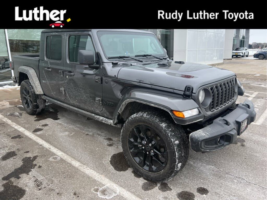 2025 Jeep Gladiator NightHawk Crew Cab 4WD