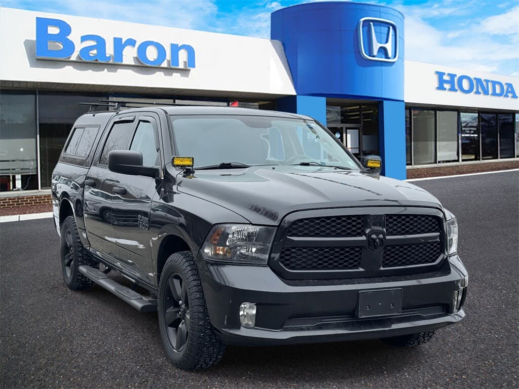 2018 RAM 1500 Express Crew Cab 4WD