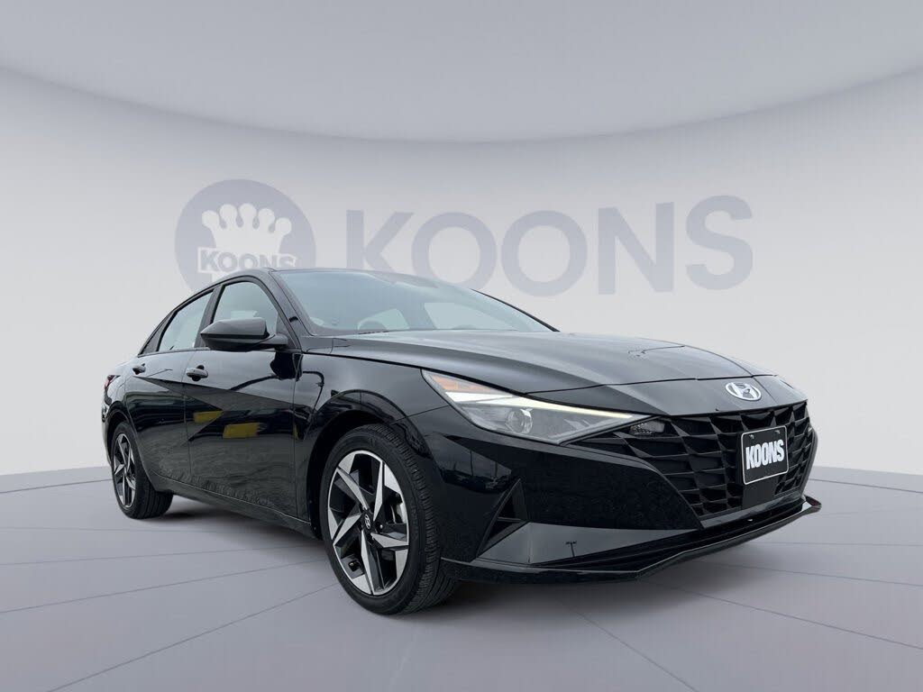 2023 Hyundai Elantra SEL FWD