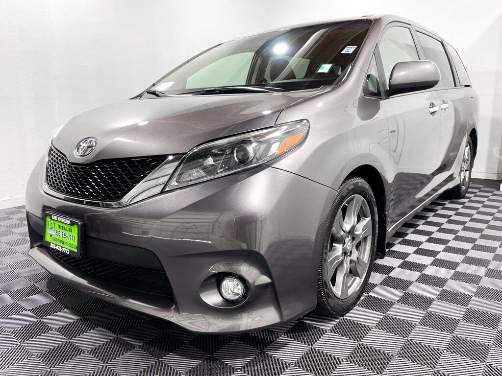 2017 Toyota Sienna SE 8-Passenger FWD