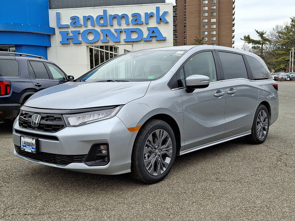 2026 Honda Odyssey Touring FWD