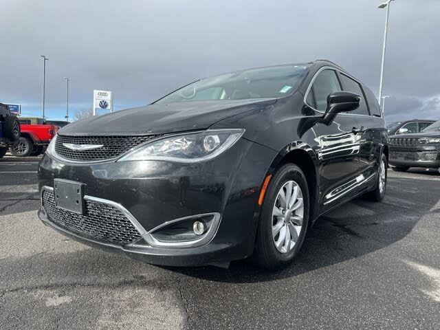 2017 Chrysler Pacifica Touring L FWD
