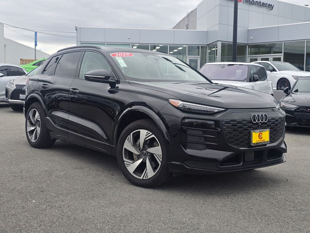 2025 Audi Q6 e-tron quattro Premium Plus