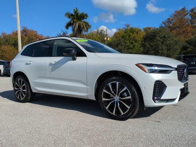 2025 Volvo XC60 B5 Plus Dark Theme AWD