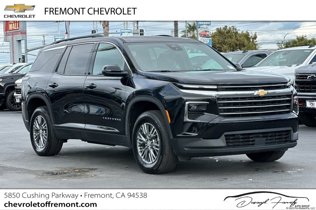 2025 Chevrolet Traverse LT FWD