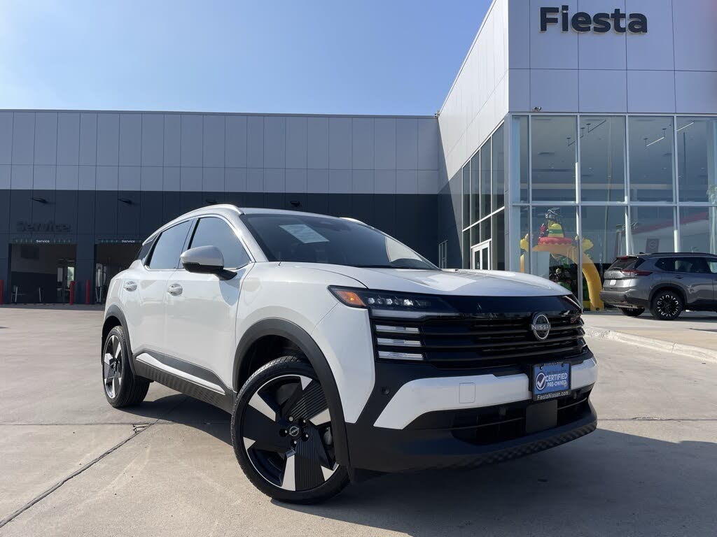 2025 Nissan Kicks SR AWD