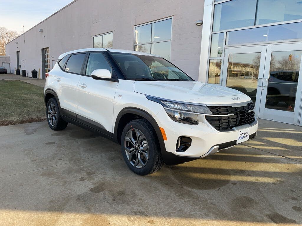 2026 Kia Seltos LX FWD