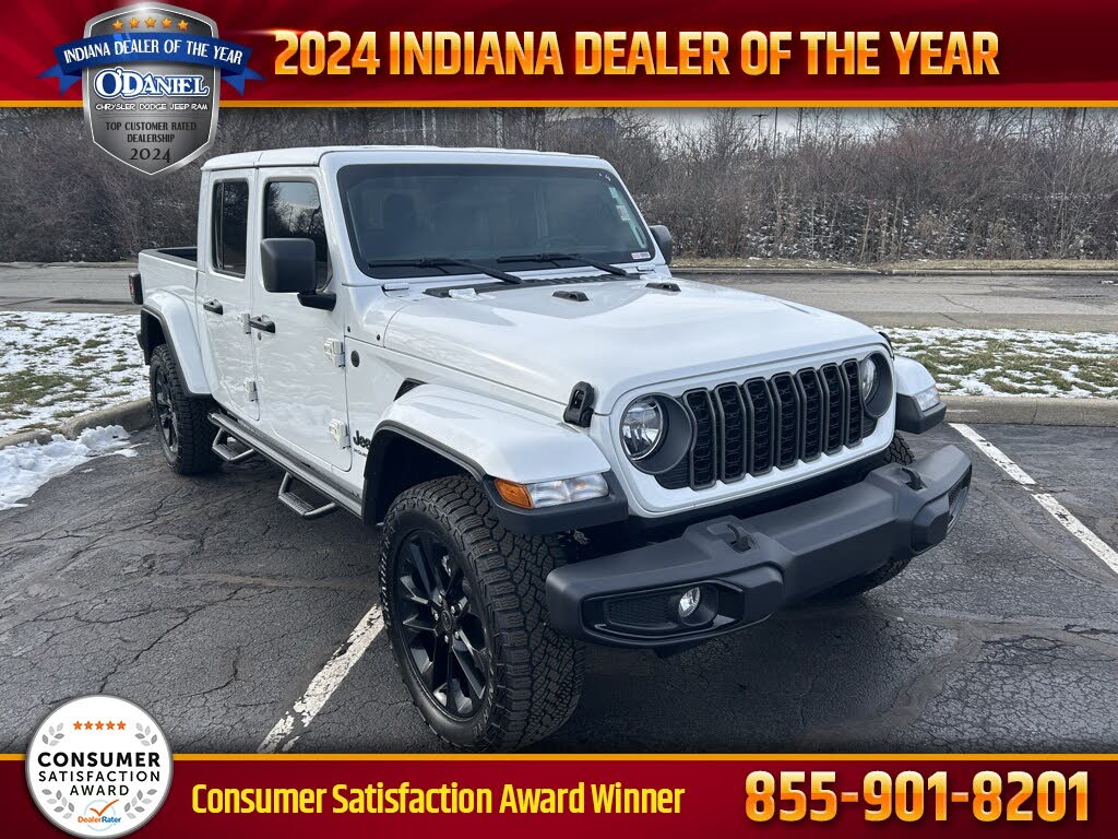 2025 Jeep Gladiator NightHawk Crew Cab 4WD