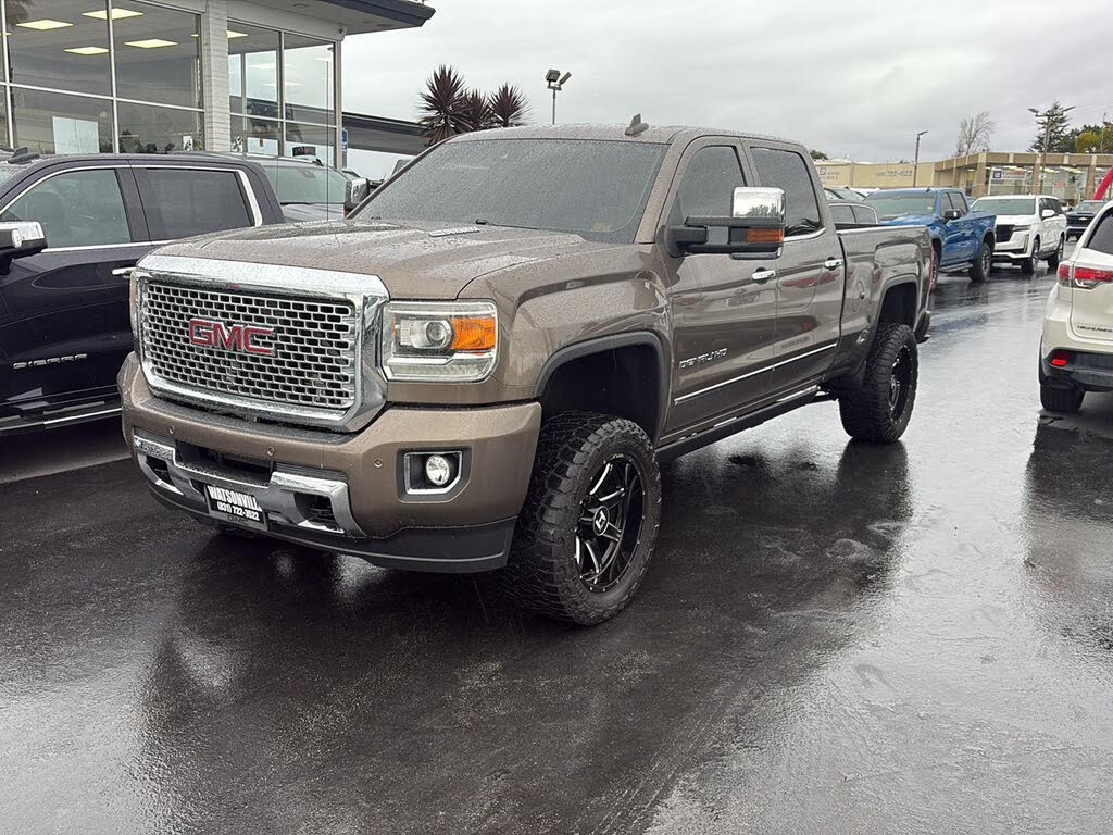 2015 GMC Sierra 3500HD Denali Crew Cab LB DRW 4WD