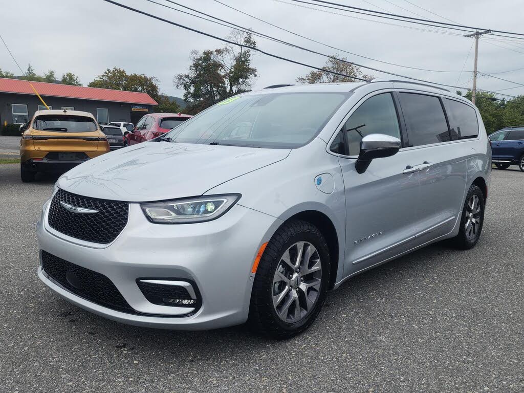 2023 Chrysler Pacifica Hybrid Pinnacle FWD