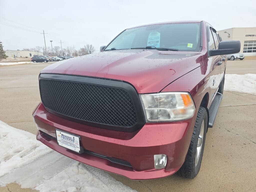 2017 RAM 1500 Express Crew Cab 4WD