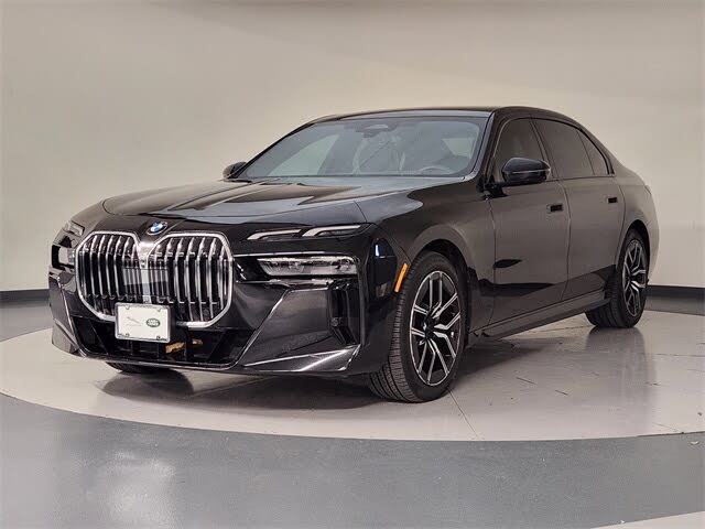 2025 BMW 7 Series 740i RWD