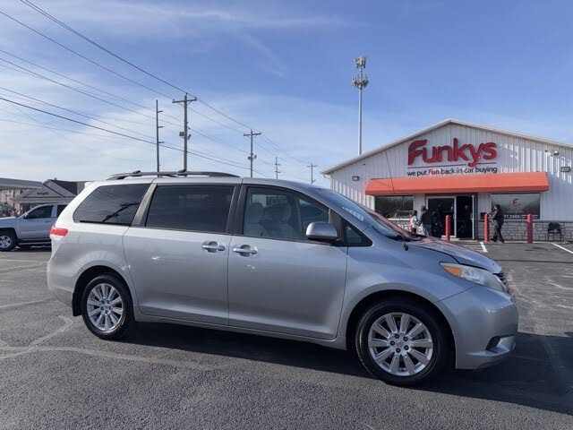 2013 Toyota Sienna LE 7-Passenger