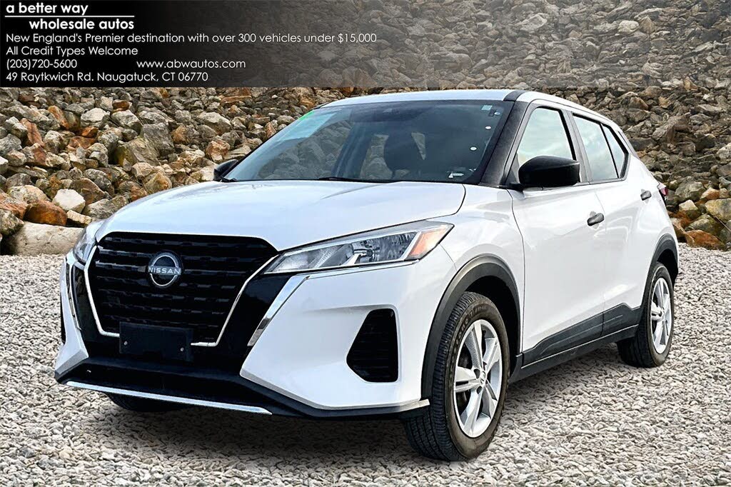 2022 Nissan Kicks S FWD