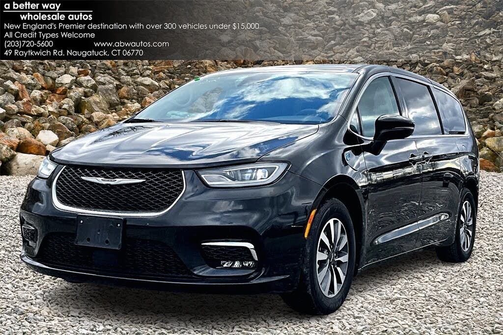 2023 Chrysler Pacifica Hybrid Touring L FWD