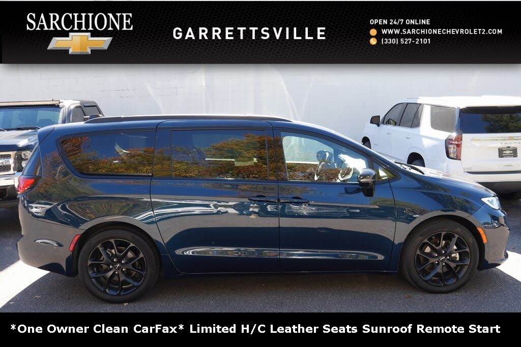 2025 Chrysler Pacifica Limited FWD