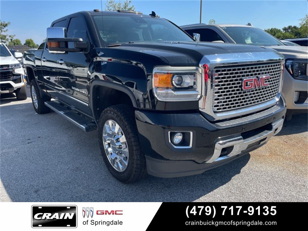 2015 GMC Sierra 2500HD Denali Crew Cab SB 4WD
