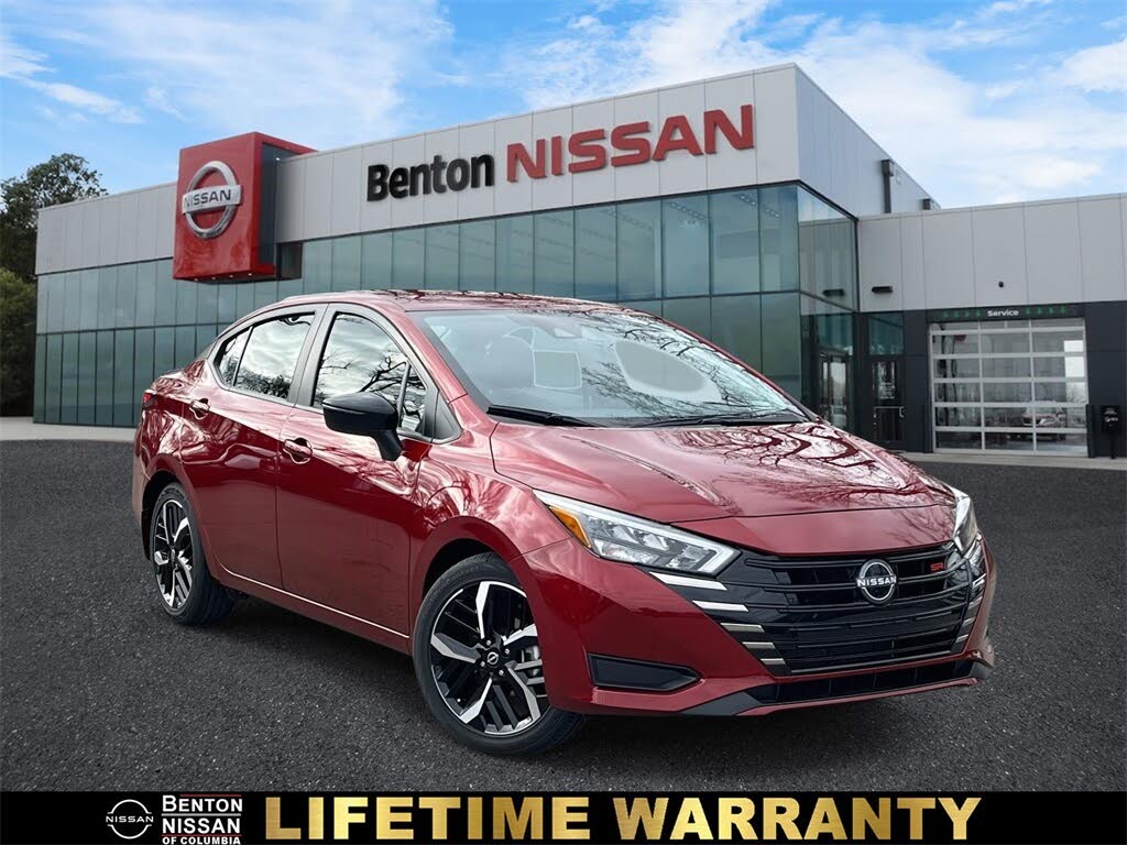 2025 Nissan Versa SR FWD
