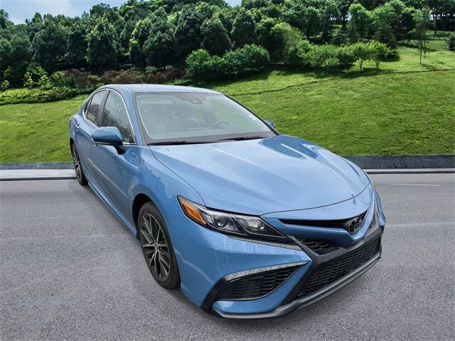 2024 Toyota Camry SE FWD