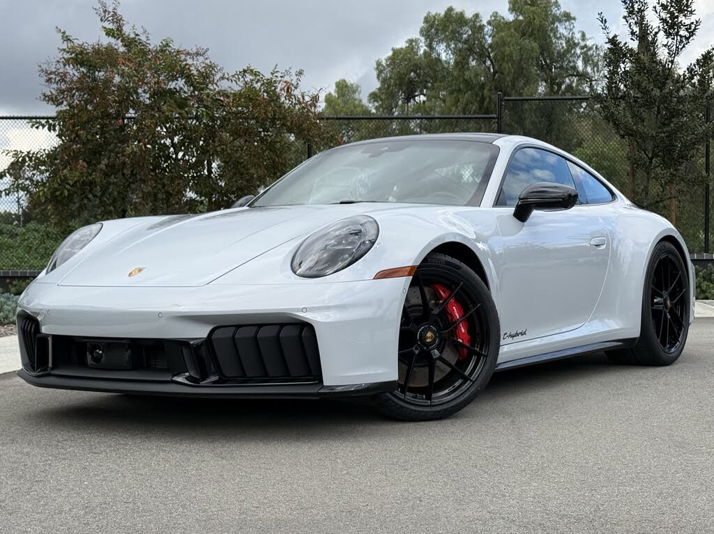 2026 Porsche 911 Carrera GTS Coupe RWD