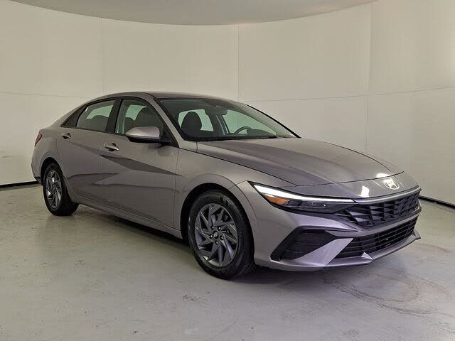 2024 Hyundai Elantra SEL FWD