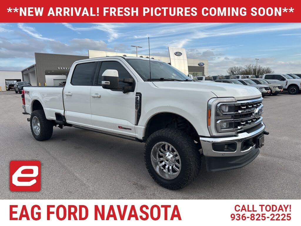 2023 Ford F-350 Super Duty Lariat Crew Cab 4WD