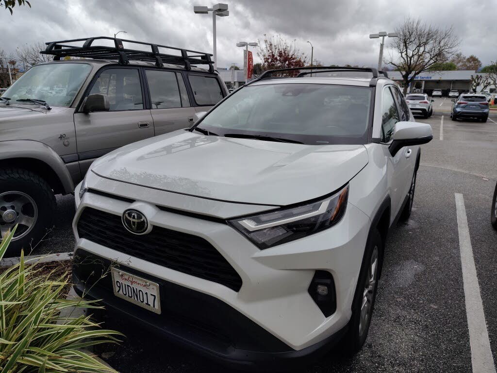 2025 Toyota RAV4 XLE Premium FWD