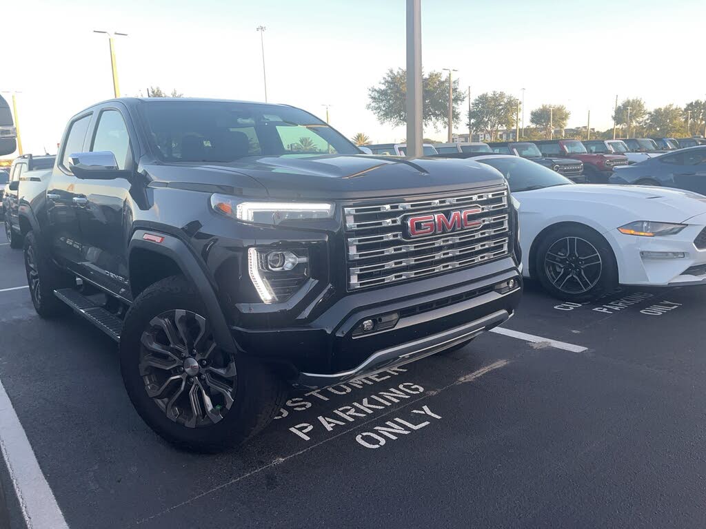 2025 GMC Canyon Denali Crew Cab 4WD