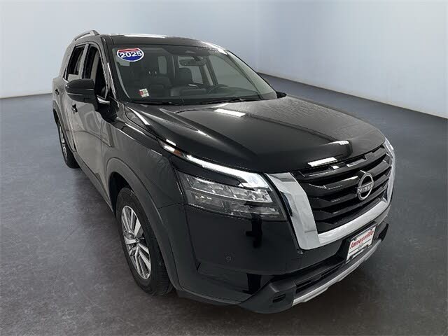 2025 Nissan Pathfinder SL 4WD