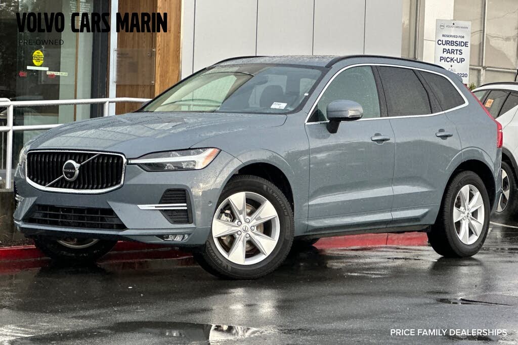 2022 Volvo XC60 B5 Momentum AWD
