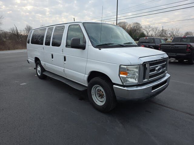 2013 Ford E-Series E-350 XLT Super Duty Extended Passenger Van
