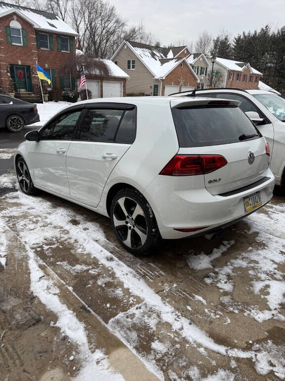 2017 Volkswagen Golf TSI S 4-Door FWD