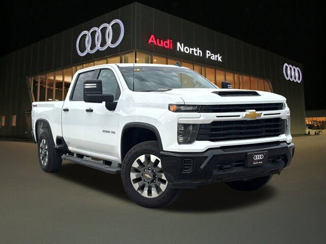 2024 Chevrolet Silverado 2500HD Custom Crew Cab 4WD