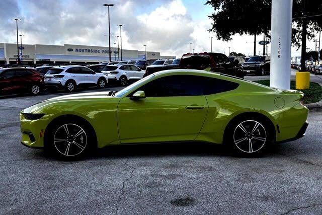 2025 Ford Mustang EcoBoost Fastback RWD