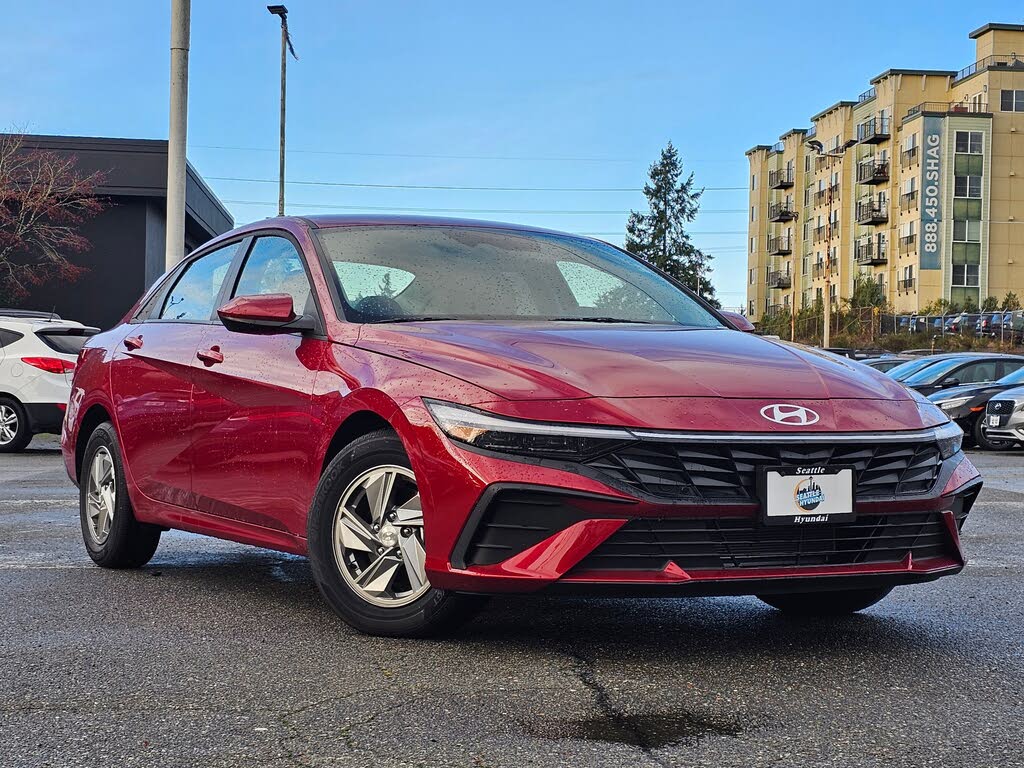 2025 Hyundai Elantra SE FWD