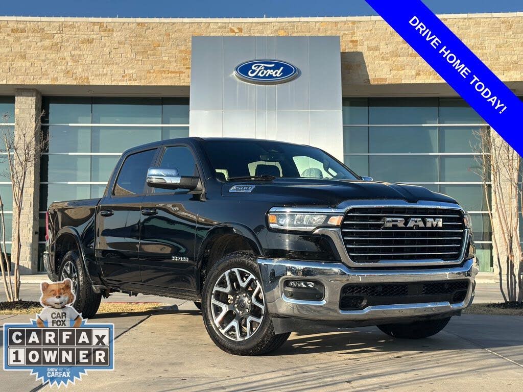2025 RAM 1500 Laramie Crew Cab 4WD