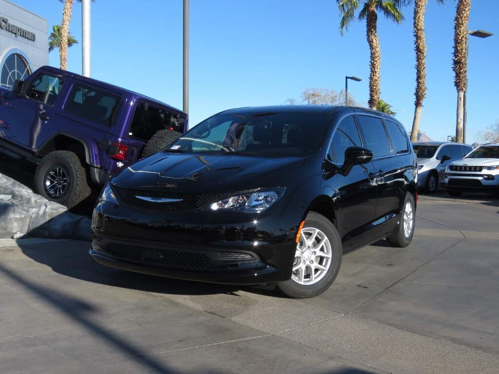 2026 Chrysler Voyager LX FWD