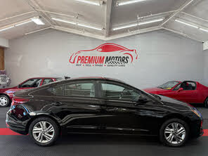Hyundai Elantra SEL FWD