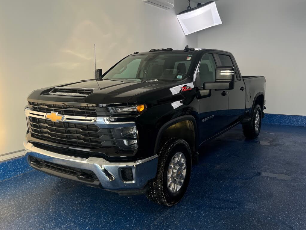 Chevrolet Silverado 2500HD LT Crew Cab 4WD 2024