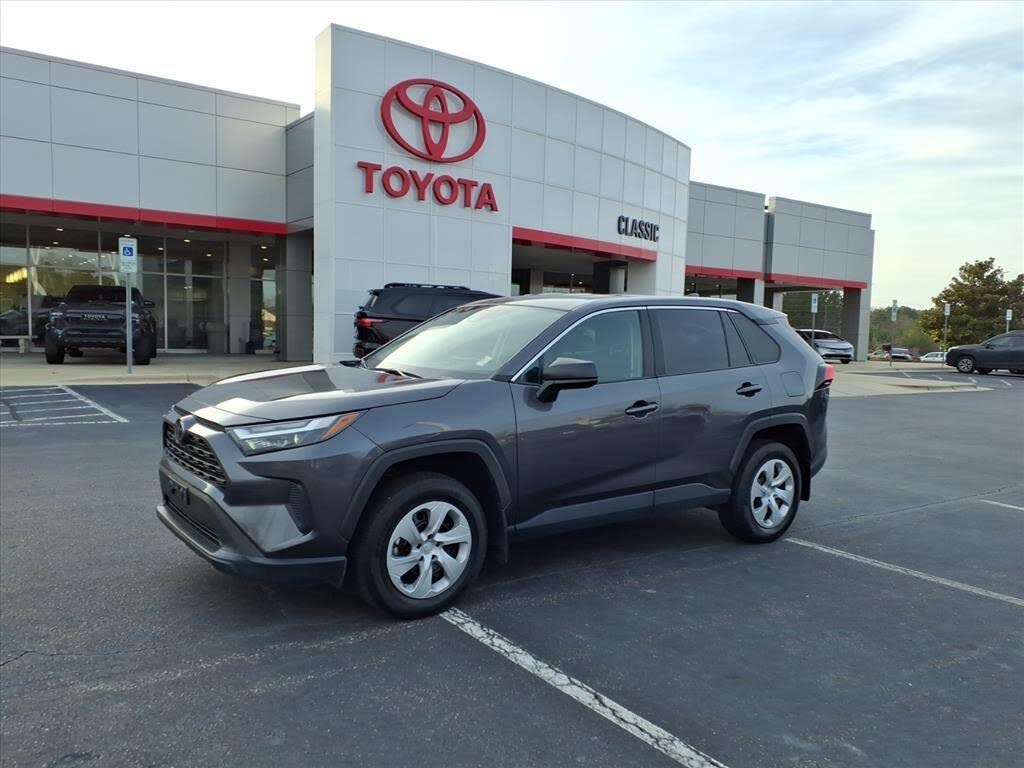2024 Toyota RAV4 LE FWD