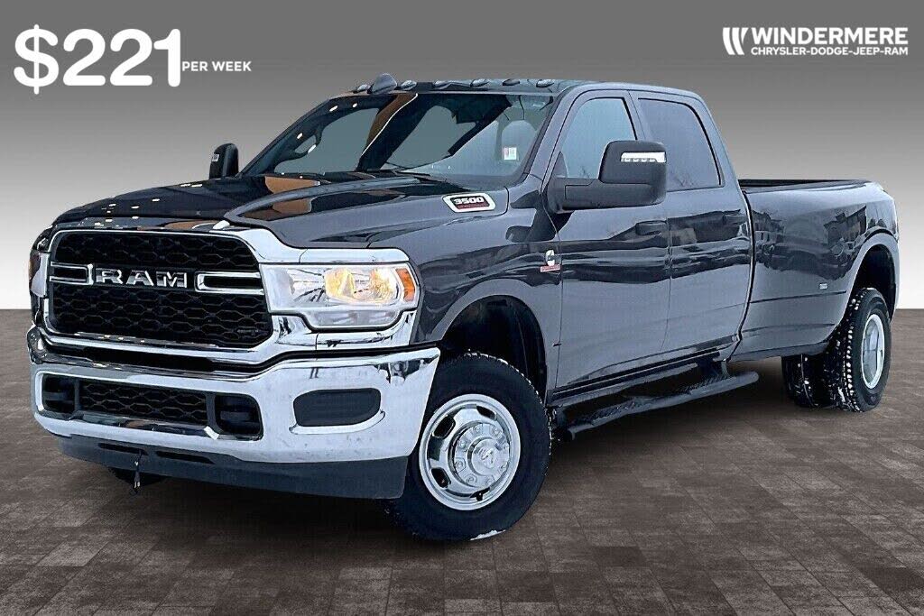 2024 RAM 3500 Tradesman Crew Cab LB DRW 4WD