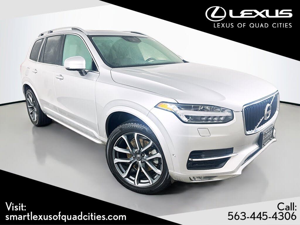 2017 Volvo XC90 T6 Momentum AWD