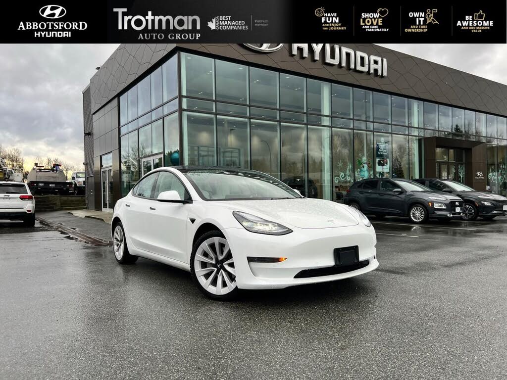 2022 Tesla Model 3 RWD