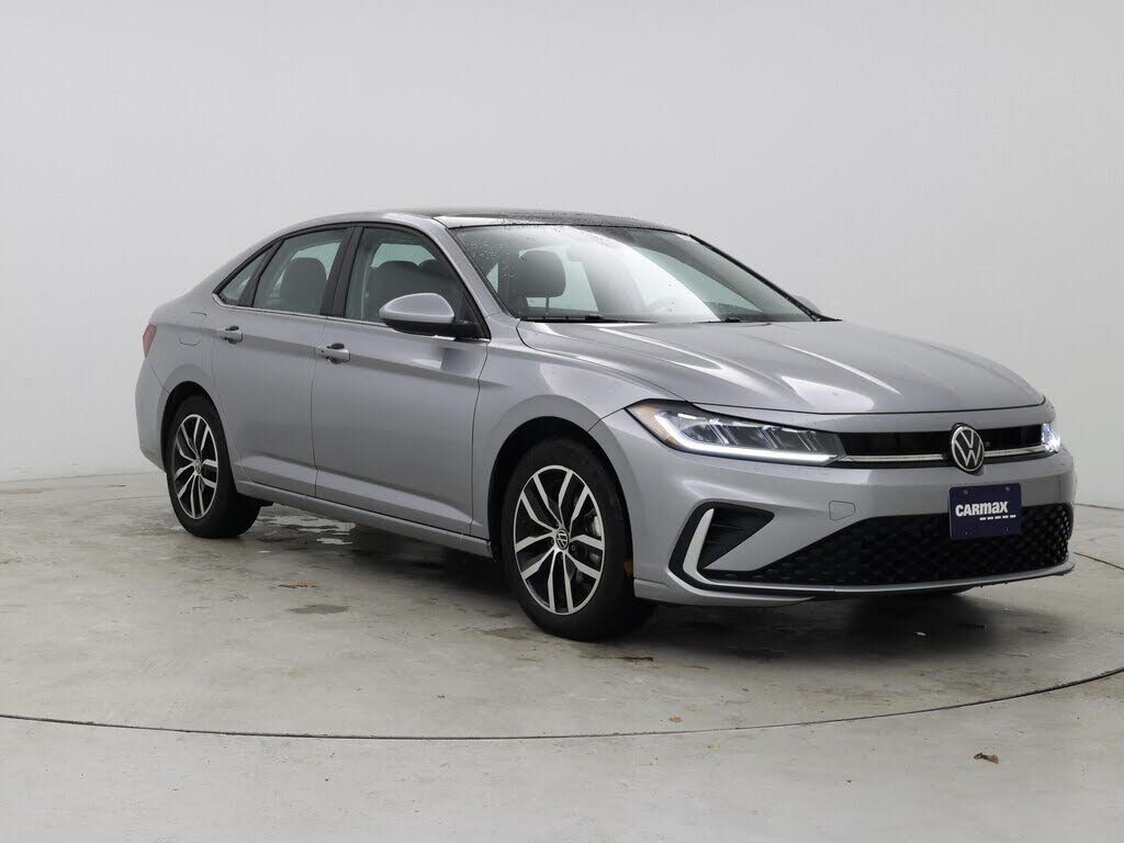 2025 Volkswagen Jetta SE FWD