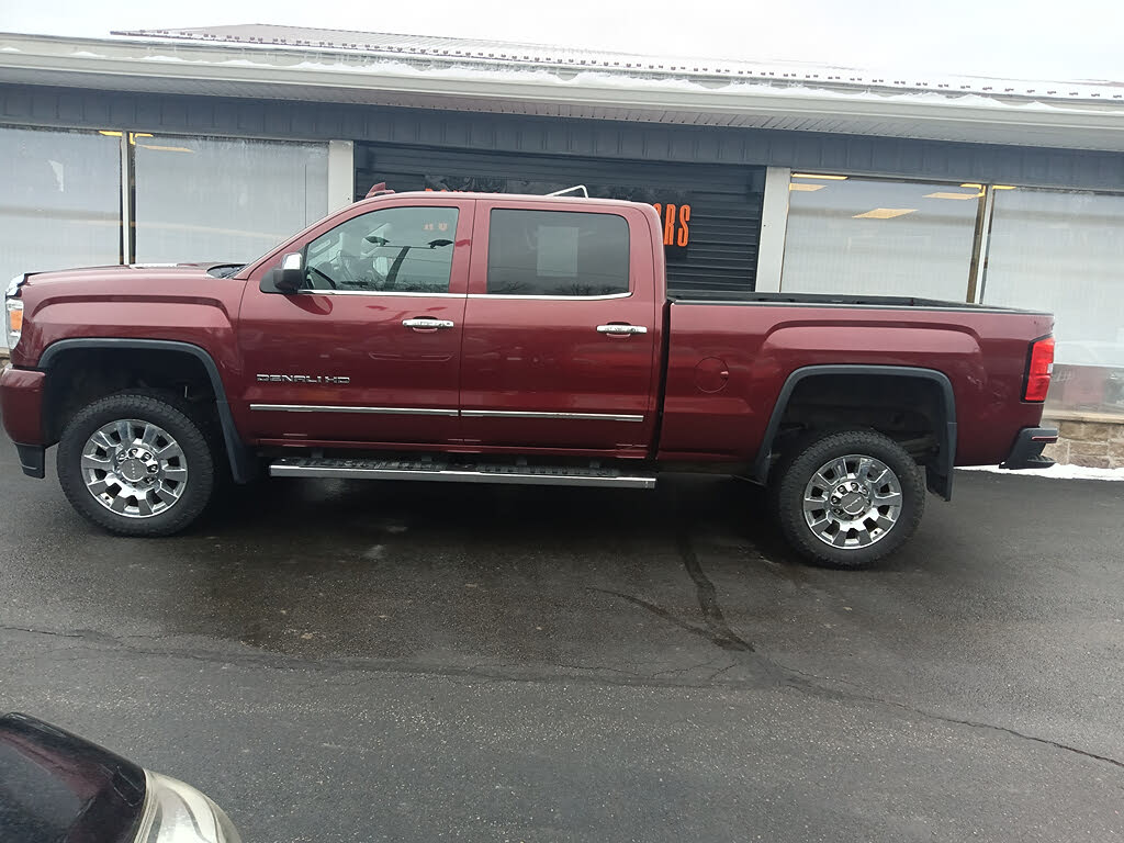 2015 GMC Sierra 2500HD Denali Crew Cab SB 4WD